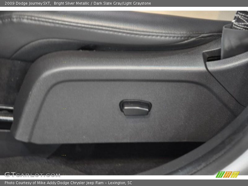 Bright Silver Metallic / Dark Slate Gray/Light Graystone 2009 Dodge Journey SXT