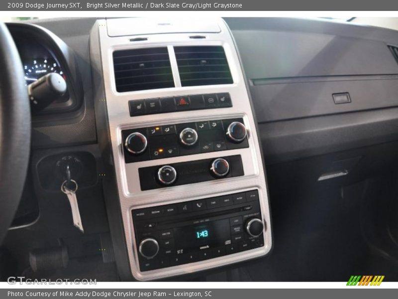 Bright Silver Metallic / Dark Slate Gray/Light Graystone 2009 Dodge Journey SXT