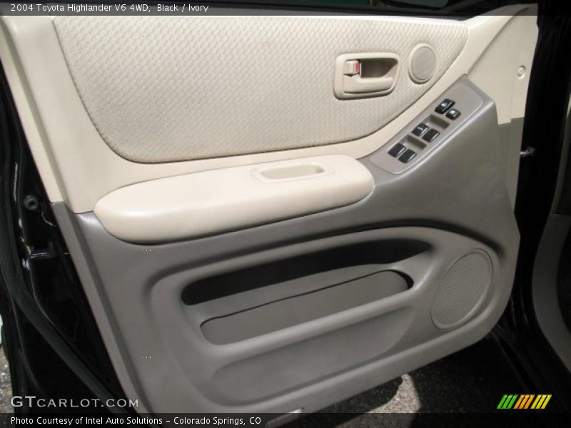 Black / Ivory 2004 Toyota Highlander V6 4WD