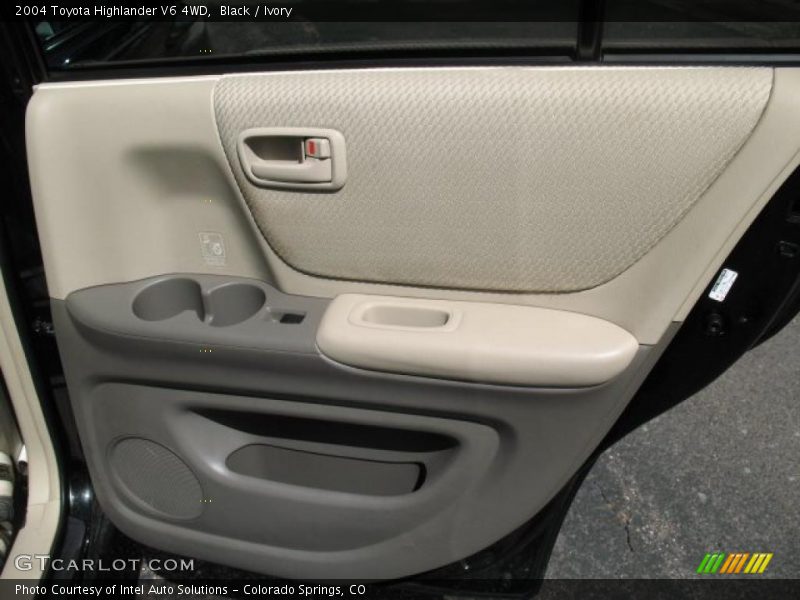Black / Ivory 2004 Toyota Highlander V6 4WD