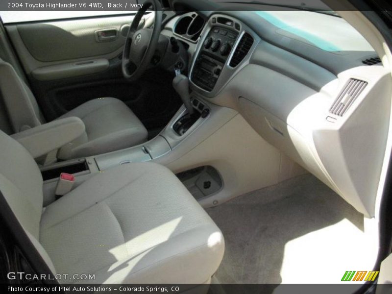 Black / Ivory 2004 Toyota Highlander V6 4WD