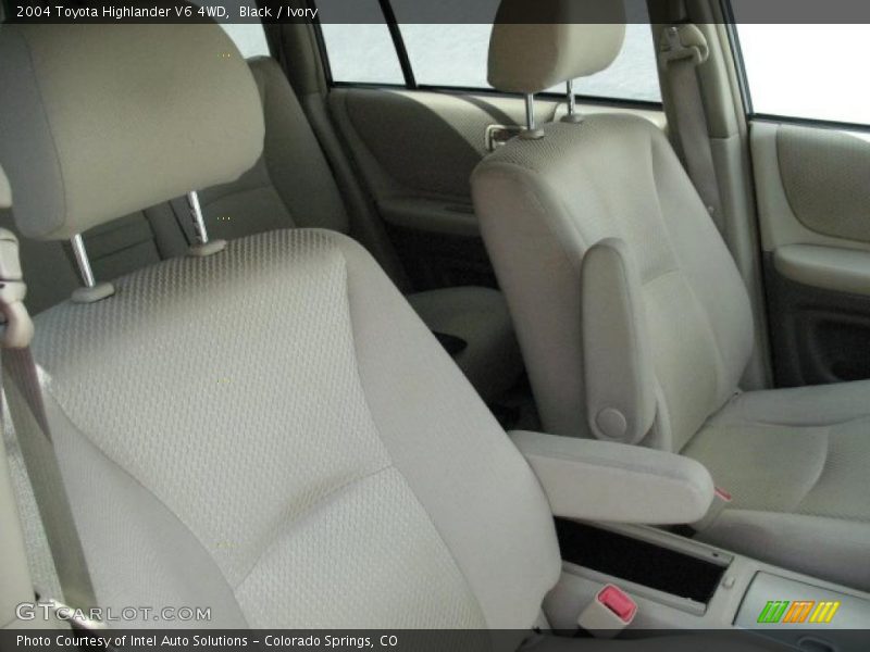 Black / Ivory 2004 Toyota Highlander V6 4WD