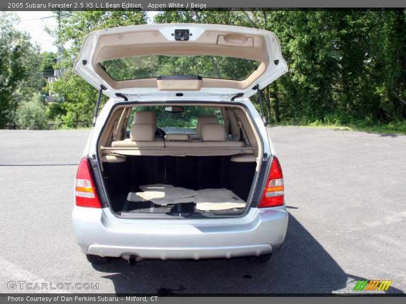 Aspen White / Beige 2005 Subaru Forester 2.5 XS L.L.Bean Edition