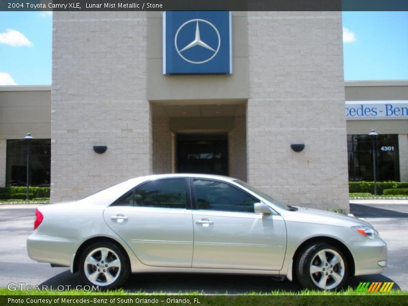 Lunar Mist Metallic / Stone 2004 Toyota Camry XLE