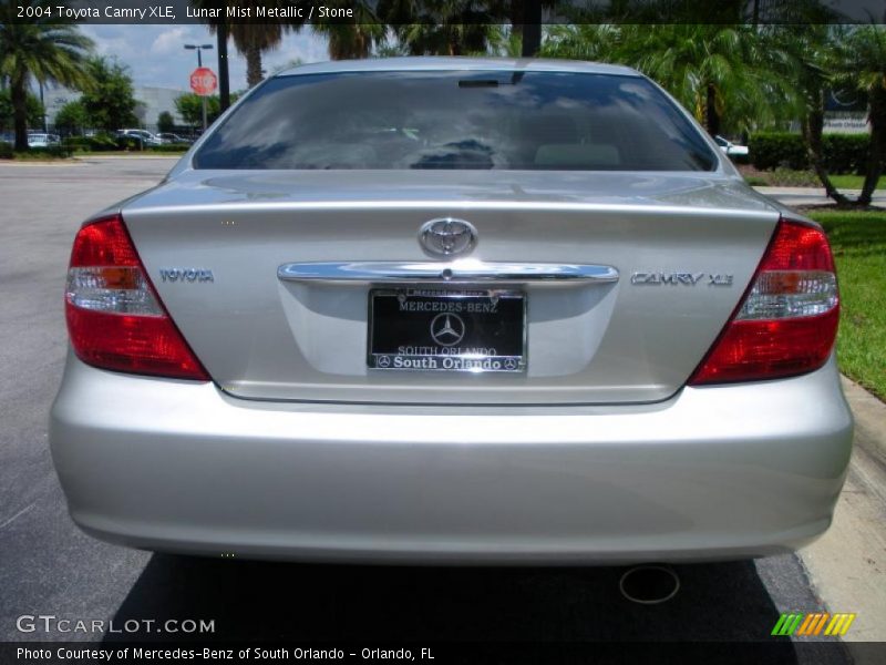 Lunar Mist Metallic / Stone 2004 Toyota Camry XLE