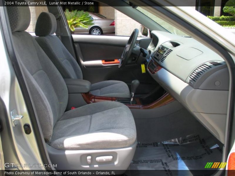 Lunar Mist Metallic / Stone 2004 Toyota Camry XLE