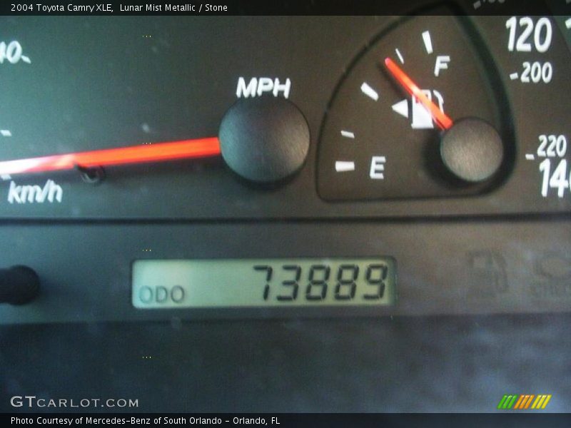 Lunar Mist Metallic / Stone 2004 Toyota Camry XLE