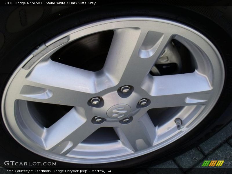 Stone White / Dark Slate Gray 2010 Dodge Nitro SXT