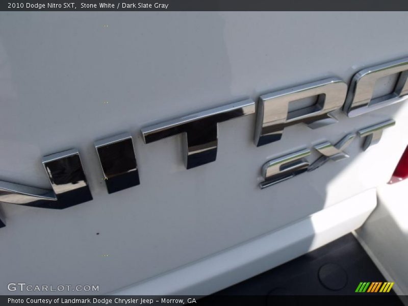 Stone White / Dark Slate Gray 2010 Dodge Nitro SXT