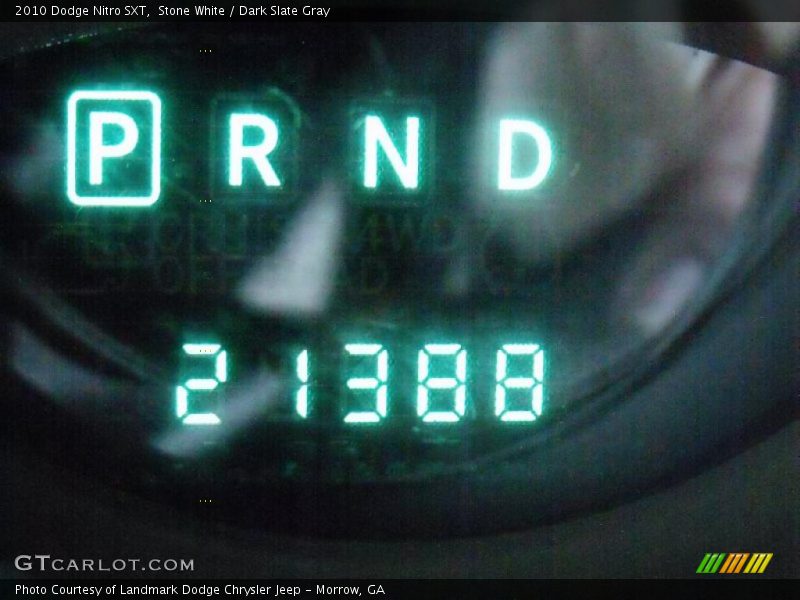 Stone White / Dark Slate Gray 2010 Dodge Nitro SXT