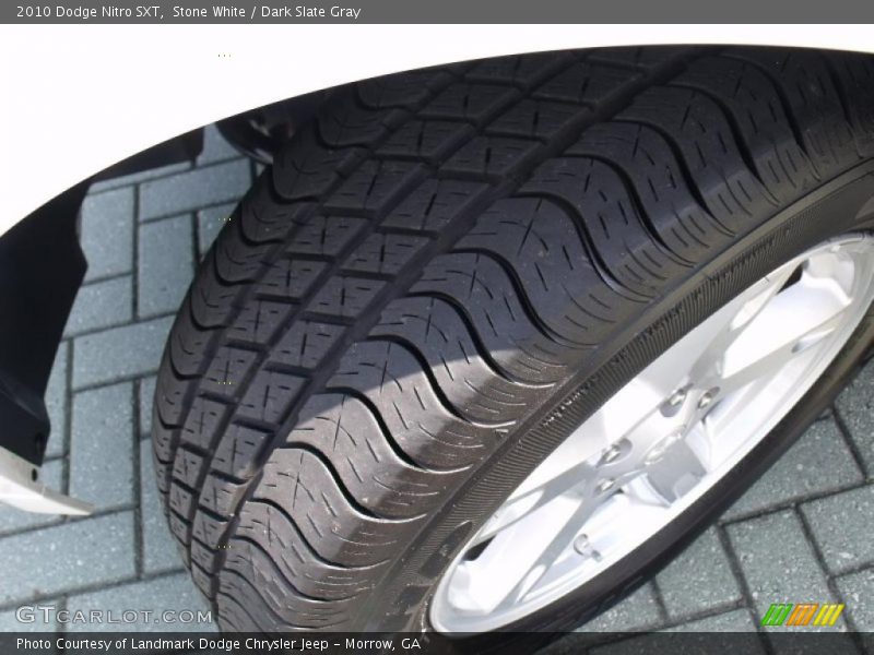 Stone White / Dark Slate Gray 2010 Dodge Nitro SXT