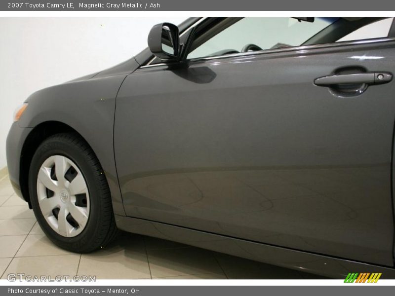 Magnetic Gray Metallic / Ash 2007 Toyota Camry LE