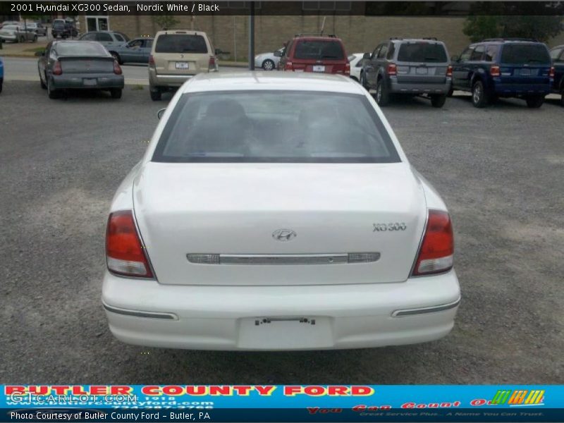 Nordic White / Black 2001 Hyundai XG300 Sedan