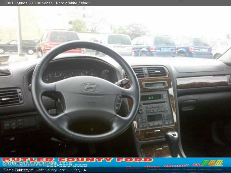 Nordic White / Black 2001 Hyundai XG300 Sedan