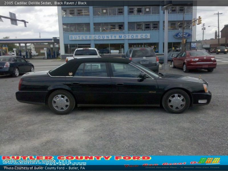 Black Raven / Black 2005 Cadillac DeVille Sedan