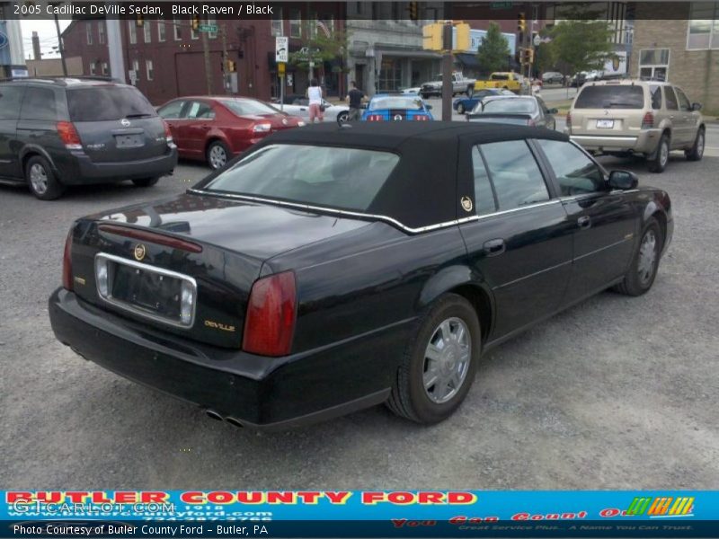 Black Raven / Black 2005 Cadillac DeVille Sedan