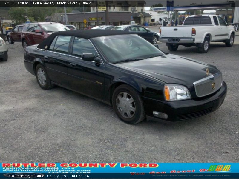 Black Raven / Black 2005 Cadillac DeVille Sedan