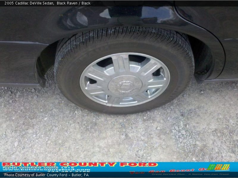 Black Raven / Black 2005 Cadillac DeVille Sedan