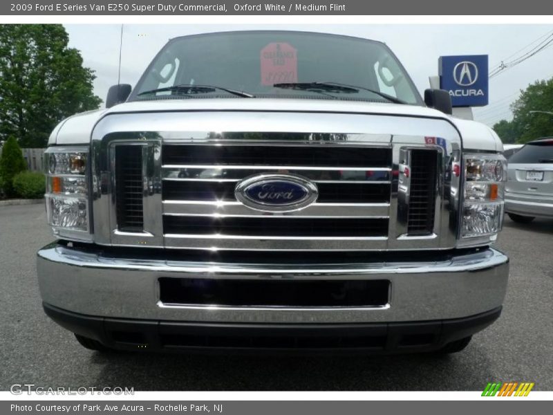 Oxford White / Medium Flint 2009 Ford E Series Van E250 Super Duty Commercial