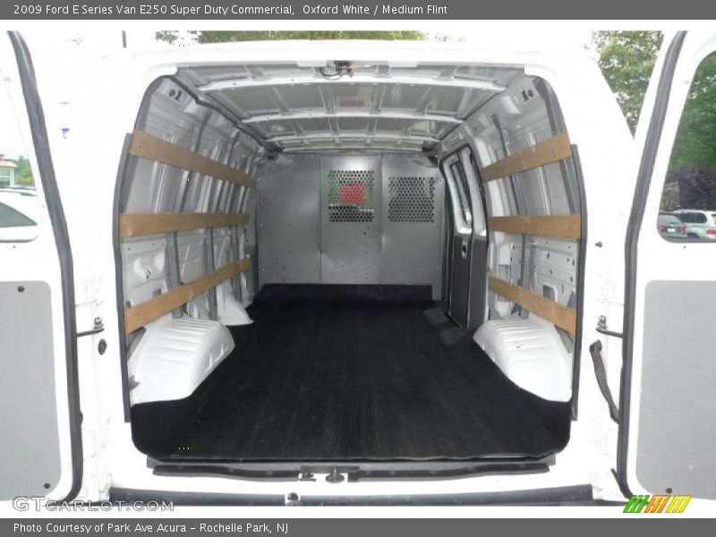 Oxford White / Medium Flint 2009 Ford E Series Van E250 Super Duty Commercial