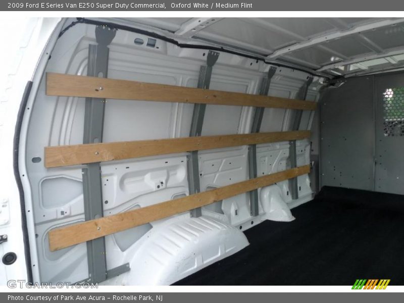 Oxford White / Medium Flint 2009 Ford E Series Van E250 Super Duty Commercial
