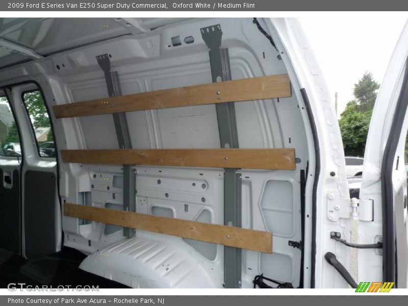 Oxford White / Medium Flint 2009 Ford E Series Van E250 Super Duty Commercial