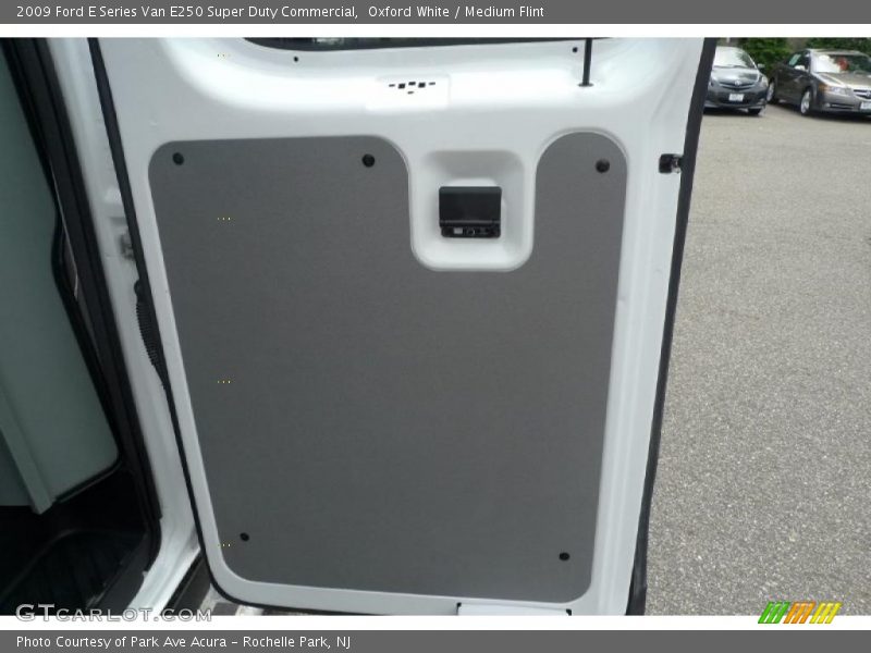 Oxford White / Medium Flint 2009 Ford E Series Van E250 Super Duty Commercial