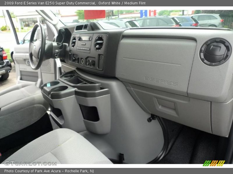 Oxford White / Medium Flint 2009 Ford E Series Van E250 Super Duty Commercial