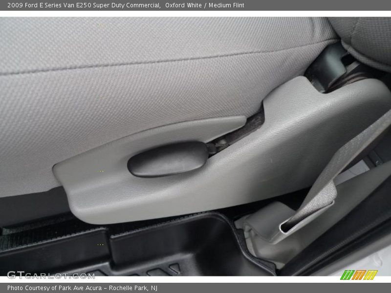 Oxford White / Medium Flint 2009 Ford E Series Van E250 Super Duty Commercial
