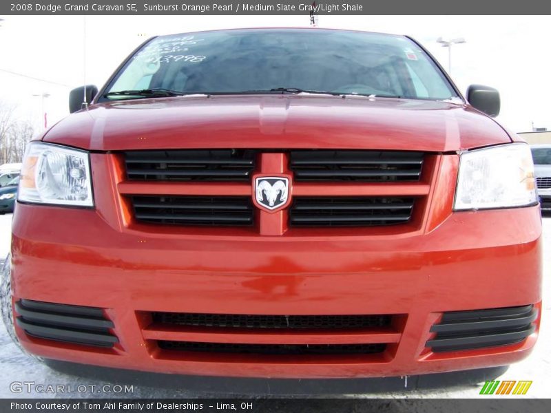 Sunburst Orange Pearl / Medium Slate Gray/Light Shale 2008 Dodge Grand Caravan SE