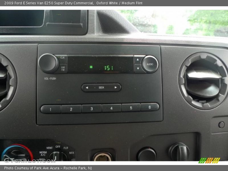Oxford White / Medium Flint 2009 Ford E Series Van E250 Super Duty Commercial