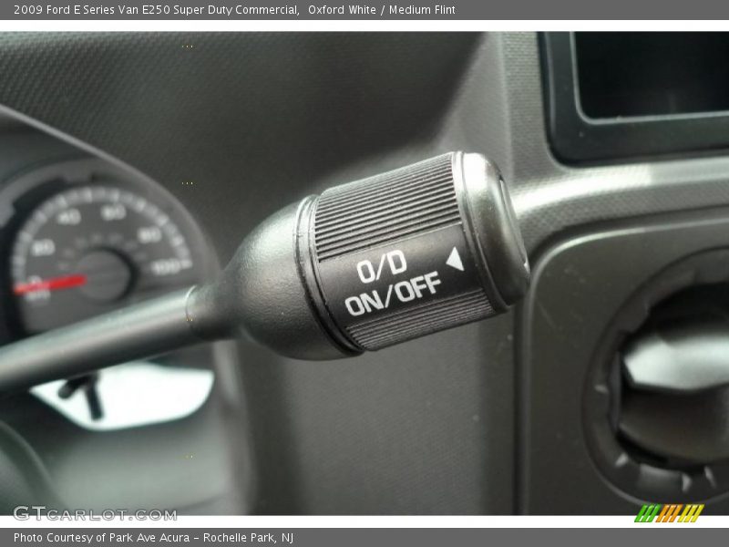 Oxford White / Medium Flint 2009 Ford E Series Van E250 Super Duty Commercial