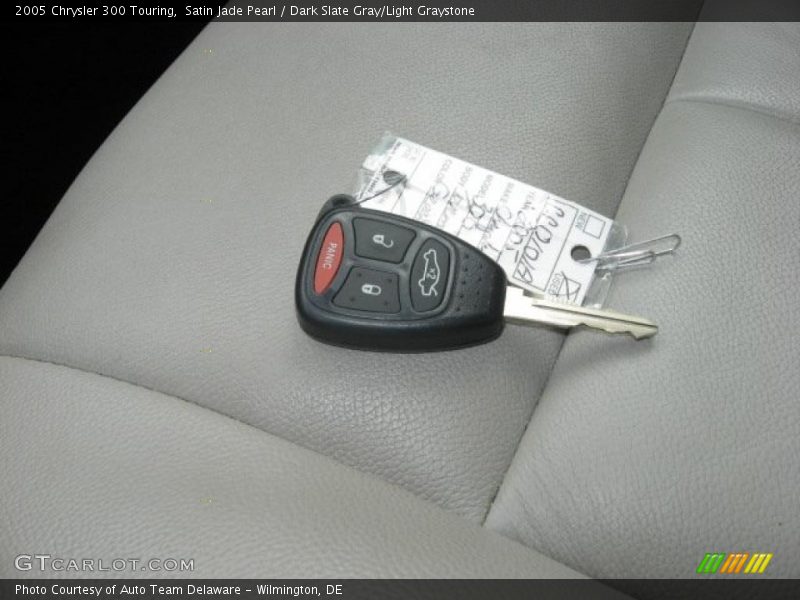 Satin Jade Pearl / Dark Slate Gray/Light Graystone 2005 Chrysler 300 Touring