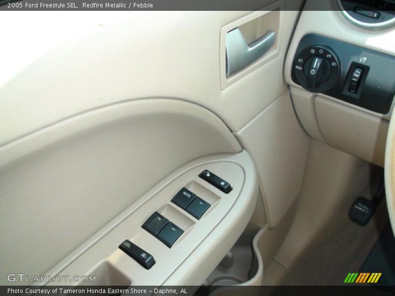 Redfire Metallic / Pebble 2005 Ford Freestyle SEL