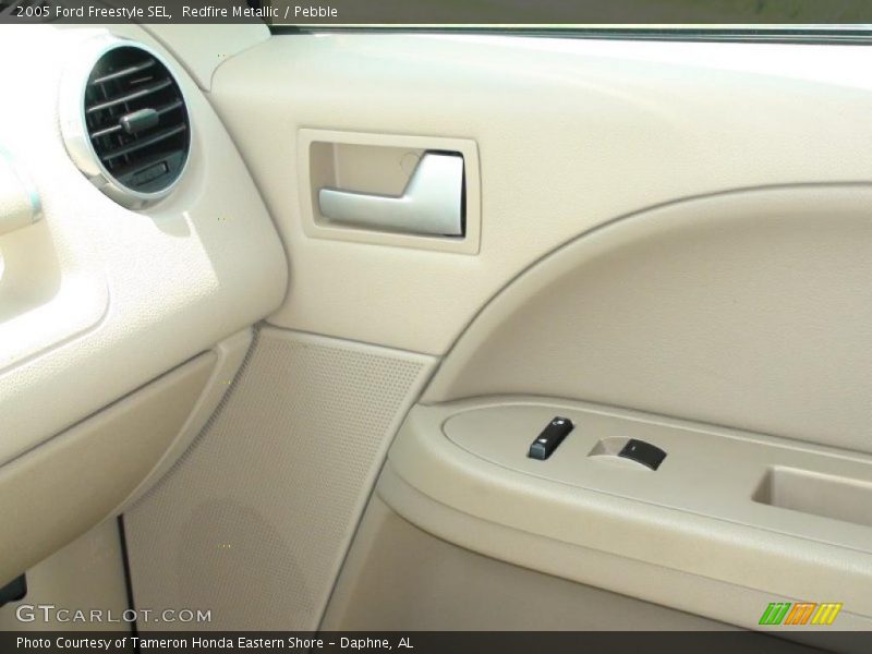 Redfire Metallic / Pebble 2005 Ford Freestyle SEL