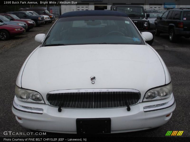 Bright White / Medium Blue 1998 Buick Park Avenue