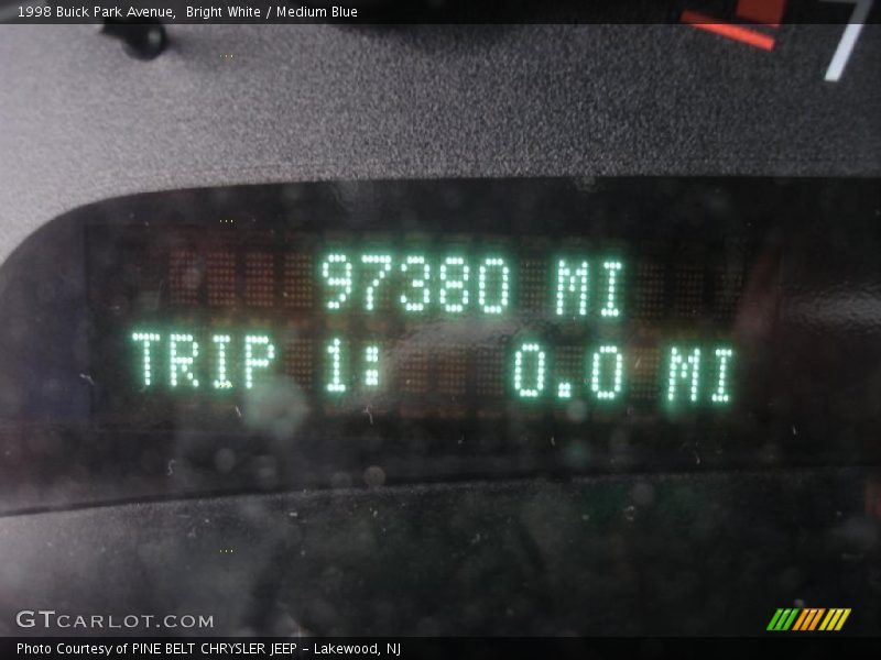 Bright White / Medium Blue 1998 Buick Park Avenue