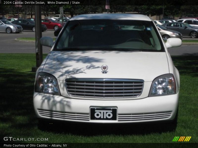 White Diamond / Shale 2004 Cadillac DeVille Sedan