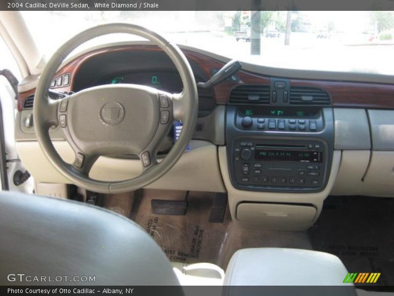 White Diamond / Shale 2004 Cadillac DeVille Sedan