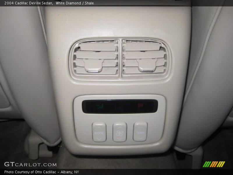 White Diamond / Shale 2004 Cadillac DeVille Sedan