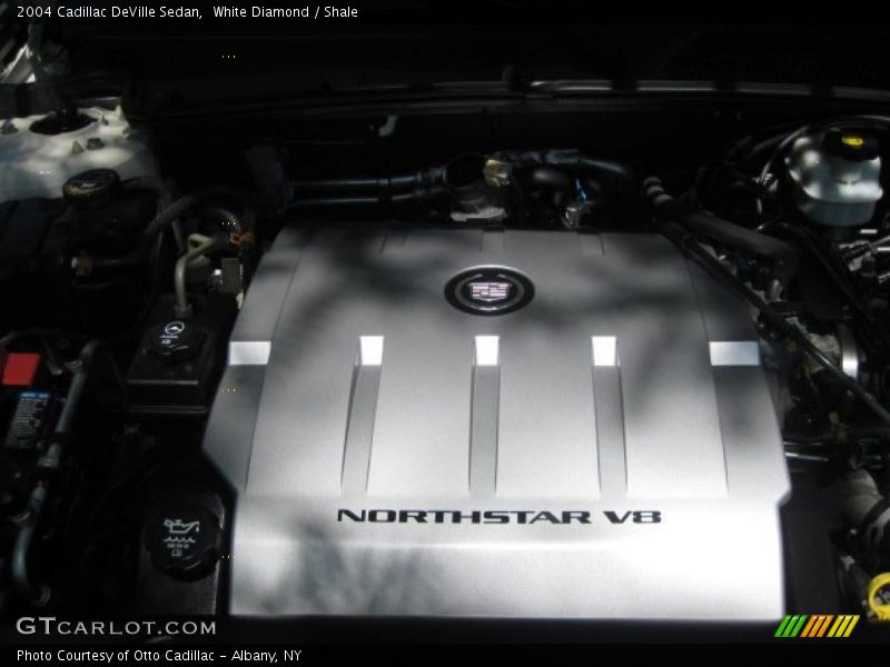 White Diamond / Shale 2004 Cadillac DeVille Sedan