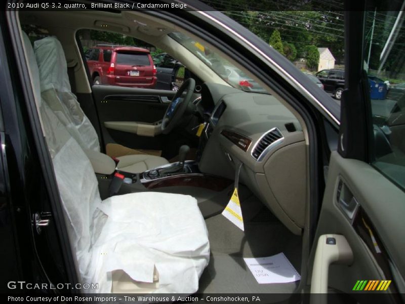 Brilliant Black / Cardamom Beige 2010 Audi Q5 3.2 quattro