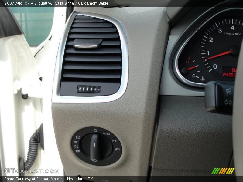 Calla White / Cardamom Beige 2007 Audi Q7 4.2 quattro