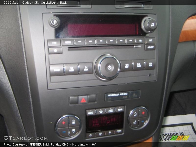 Quicksilver / Black 2010 Saturn Outlook XR