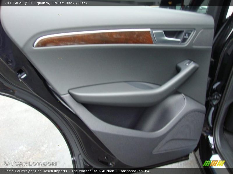 Brilliant Black / Black 2010 Audi Q5 3.2 quattro