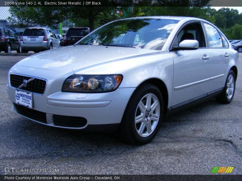 Electric Silver Metallic / Off Black 2006 Volvo S40 2.4i