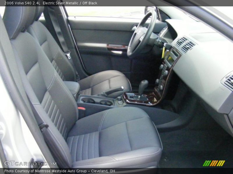 Electric Silver Metallic / Off Black 2006 Volvo S40 2.4i