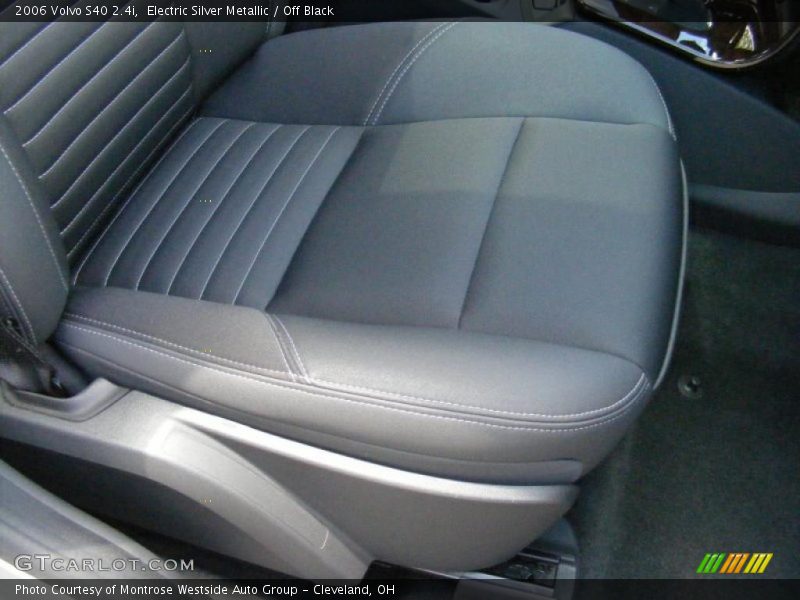 Electric Silver Metallic / Off Black 2006 Volvo S40 2.4i