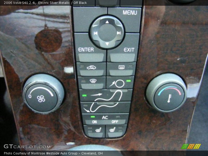 Electric Silver Metallic / Off Black 2006 Volvo S40 2.4i
