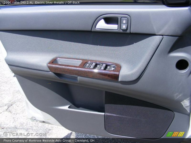 Electric Silver Metallic / Off Black 2006 Volvo S40 2.4i